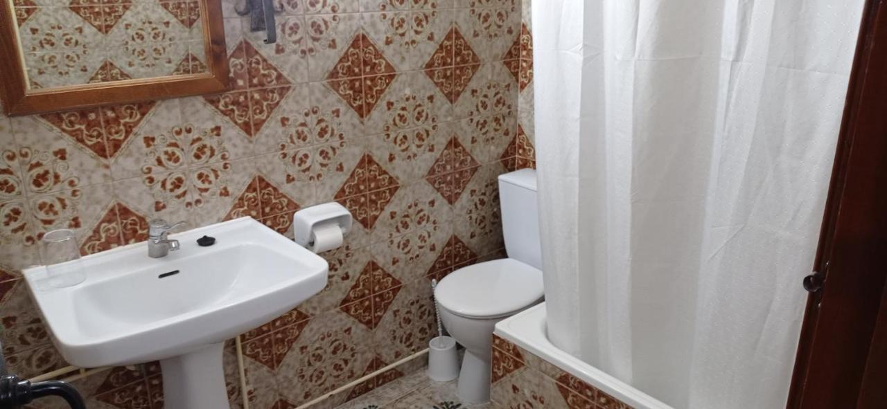 Hostal Gran Capitan Bargas Экстерьер фото