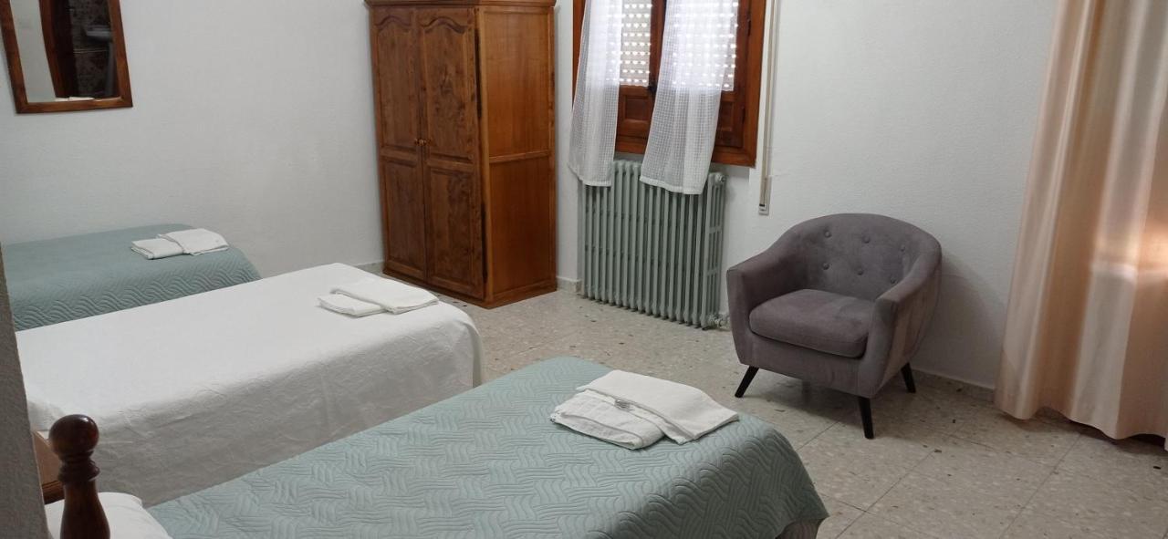 Hostal Gran Capitan Bargas Экстерьер фото