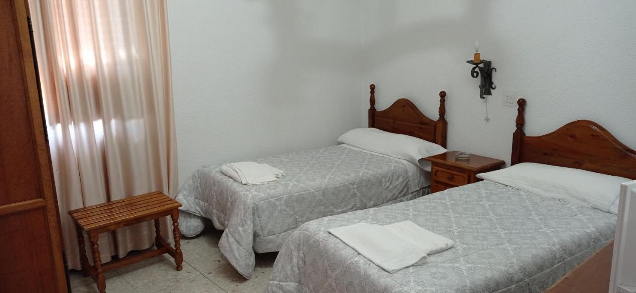 Hostal Gran Capitan Bargas Экстерьер фото