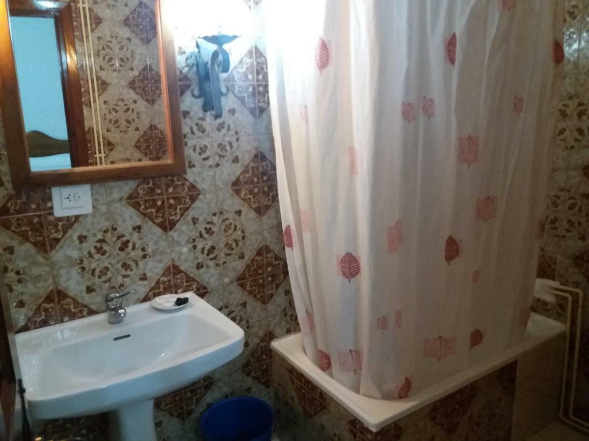 Hostal Gran Capitan Bargas Экстерьер фото